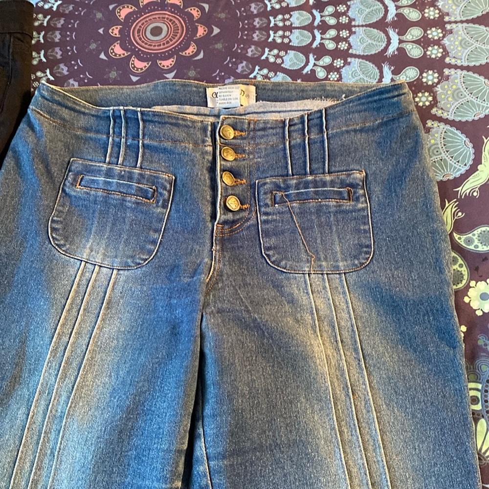 Committed stretch jeans